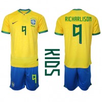 Camiseta Brasil Richarlison #9 Primera Equipación Replica Mundial 2022 para niños mangas cortas (+ Pantalones cortos)